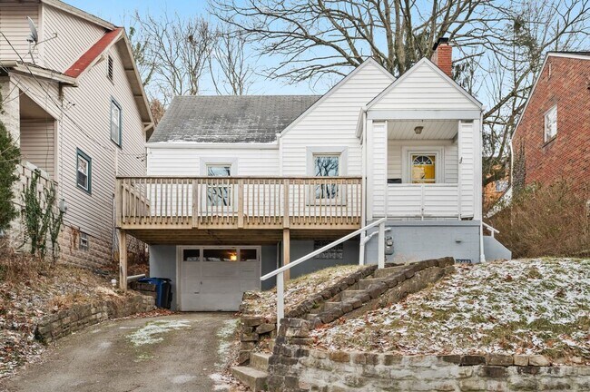 Building Photo - Recently Updated 3 Bedroom Cape Cod Home In Brookline. Available Immediately.