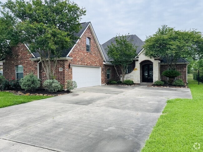 Building Photo - 4155 Pinehurst Dr Rental