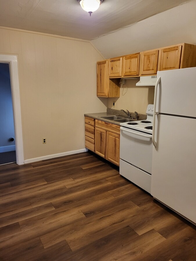 kitchen - 420 Montgomery St Unit 420 Montgomery St #2