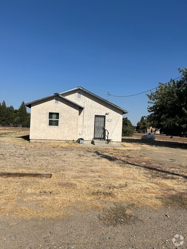 Building Photo - Home in the county