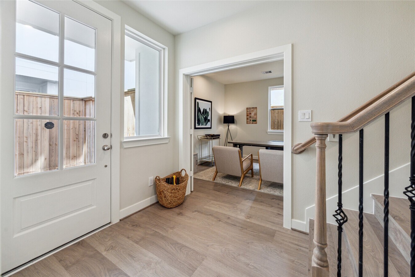 Photo - 3051 Hicks St