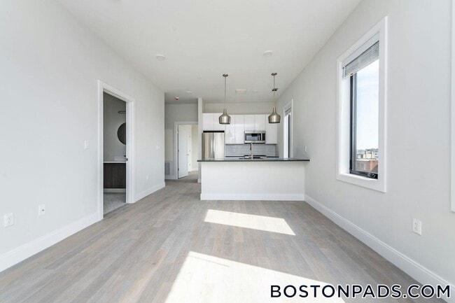 Building Photo - 152 Liverpool St Rental