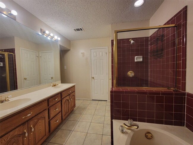 Photo - 912 Haverstraw Pl