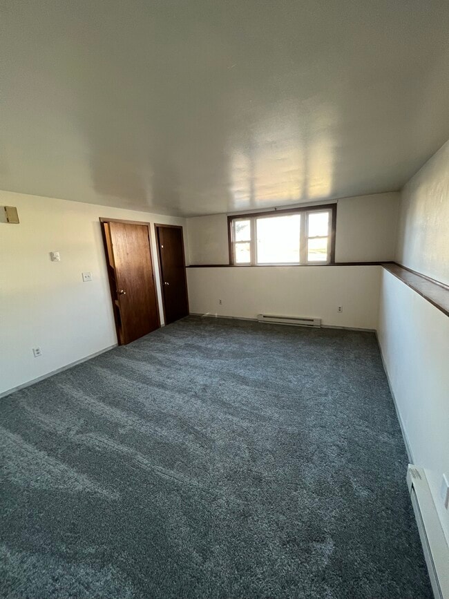 Photo - 703/705 W Gruenwald Ave