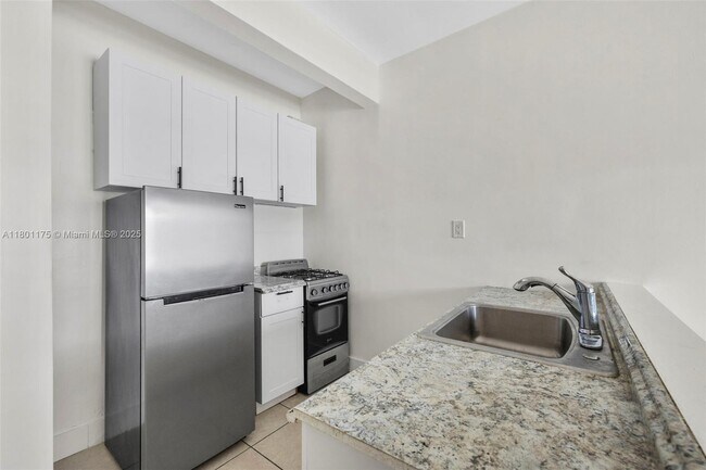 Photo - 8135 Crespi Blvd Apartment Unit 4
