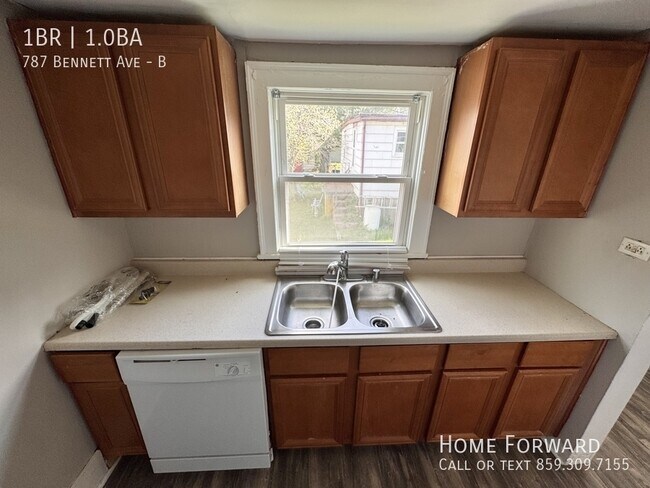 Photo - 787 Bennett Ave Unidad B