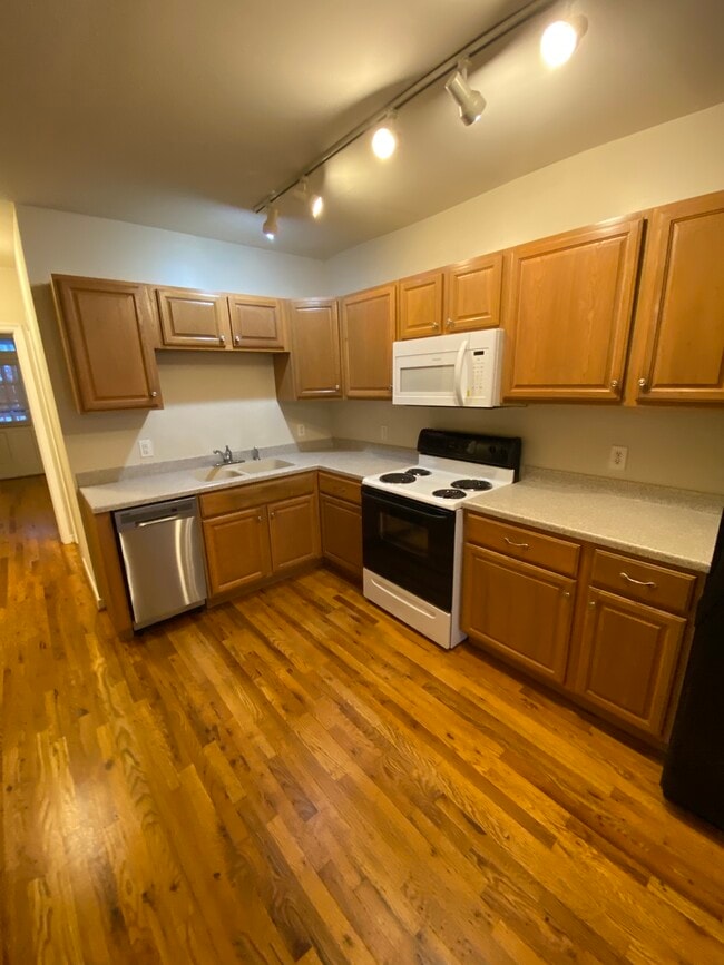 Photo - 3019 Ellwood Ave Unidad A