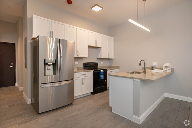1BR, 1BA - 950SF - The Cornell Luxury Apartments