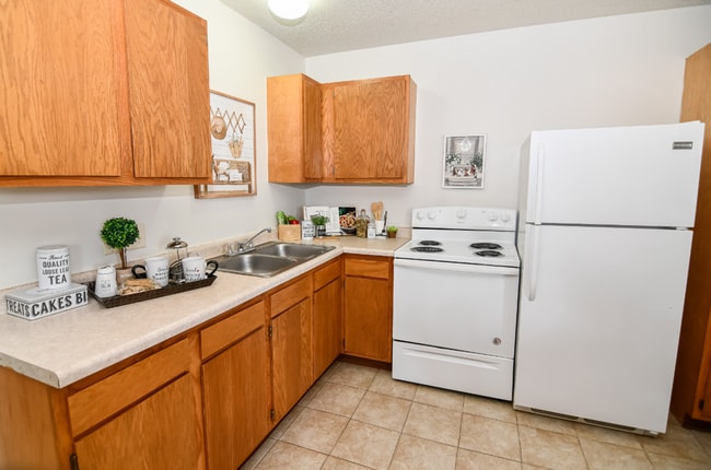 Photo - 3 Bedroom, Single-story Townhomes for rent in Newton, IA Unit 718 1st St S.