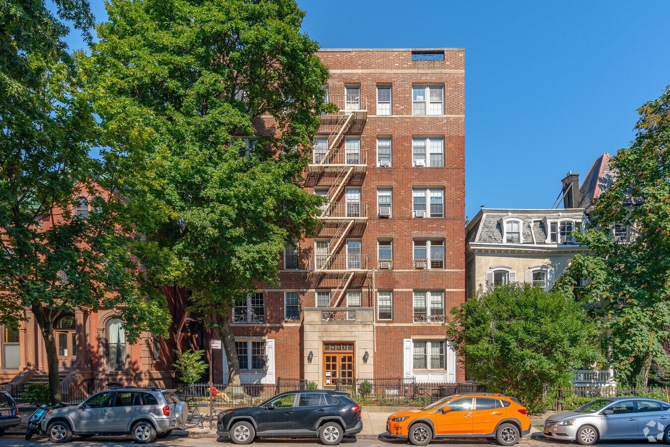 Photo - 451 Clinton Ave