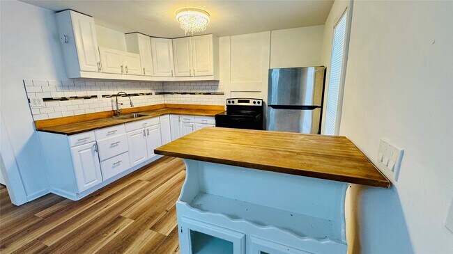 Photo - 105 Clear Lake Rd Unidad A