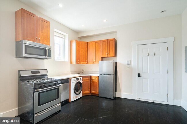 Photo - 1836 Delancey St Unit 1