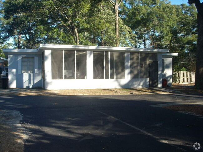 Building Photo - 531 E Miracle Strip Pkwy Rental