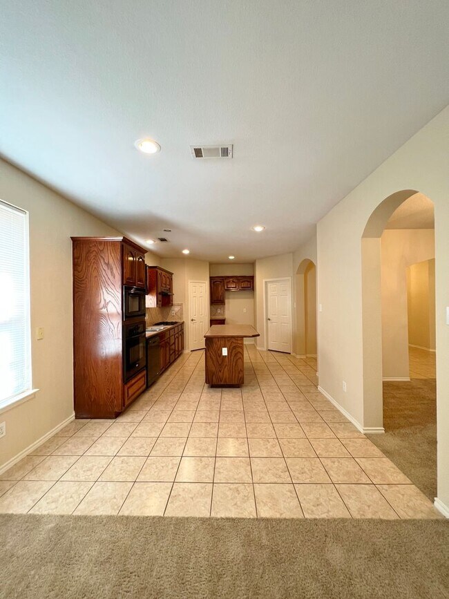 4/2/2 in Mansfield ISD For Rent! Rental House Rental in