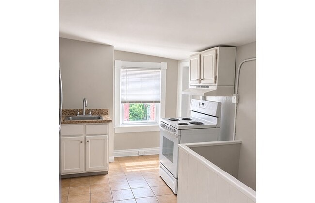 Building Photo - 2829 Glendora Ave Unit 2829-03
