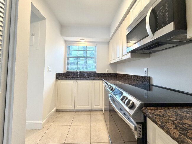 Photo - 413 N Cypress Dr