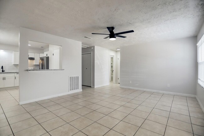 Photo - 12609 Veterans Memorial Dr