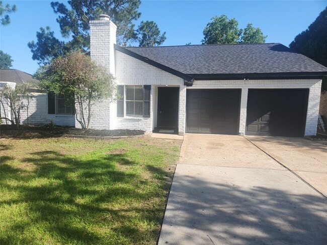 Building Photo - 22127 Elsinore Dr