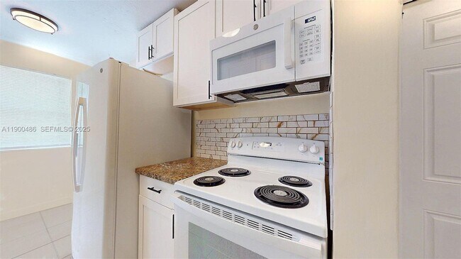 Photo - 830 NW 3rd St