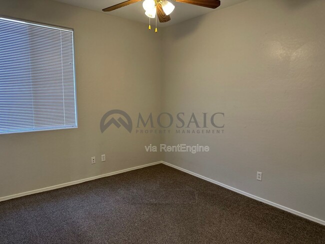 Photo - 121 W Birchwood Pl