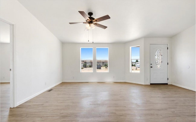 Photo - 24175 N Los Angeles St
