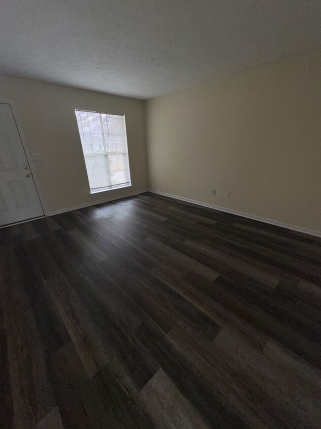 Photo - 1127 Harness Dr