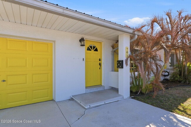 705 Pelican Dr