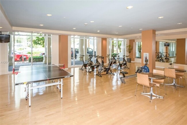 Photo - 511 SE 5 Ave Unidad 704