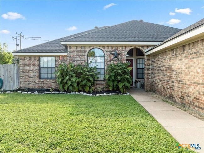 Photo - 605 Paintbrush Dr