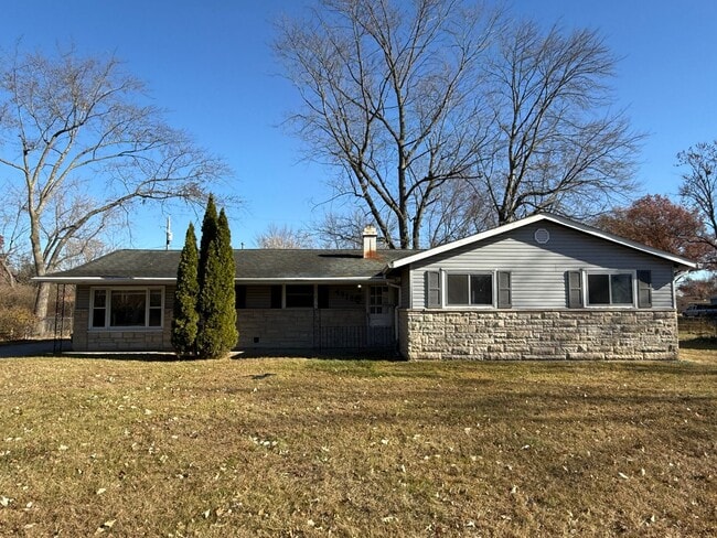 Building Photo - 4918 Dwight Dr