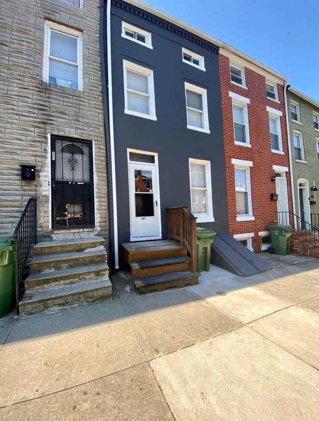 Building Photo - 907 W Lombard St Rental