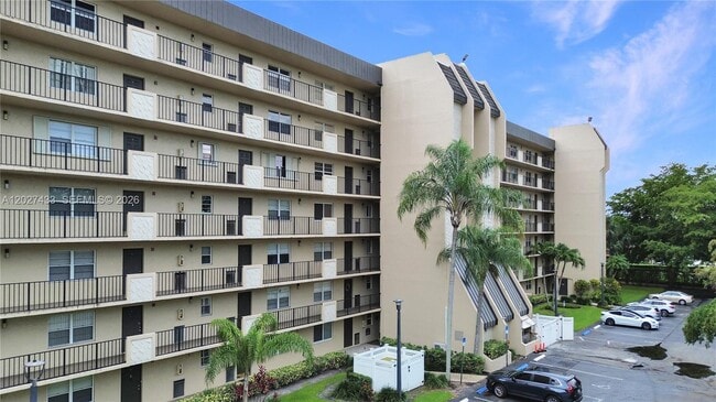 Building Photo - 3300 W Rolling Hills Cir Unit 509