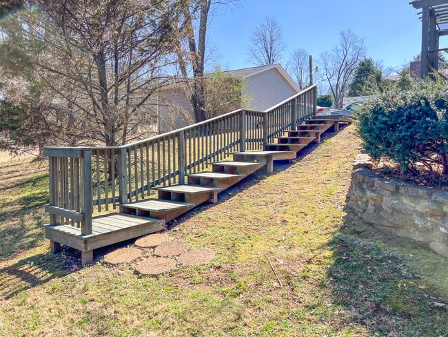 Escaleras a la puerta - 2031 Eversong Ln Unidad 1