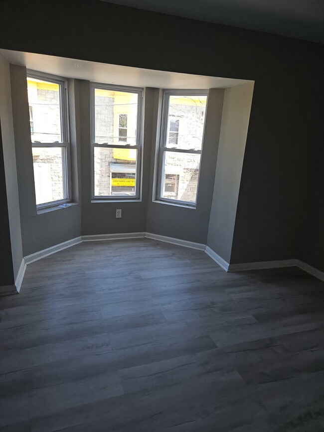 Building Photo - 4901 Wayne Ave Rental