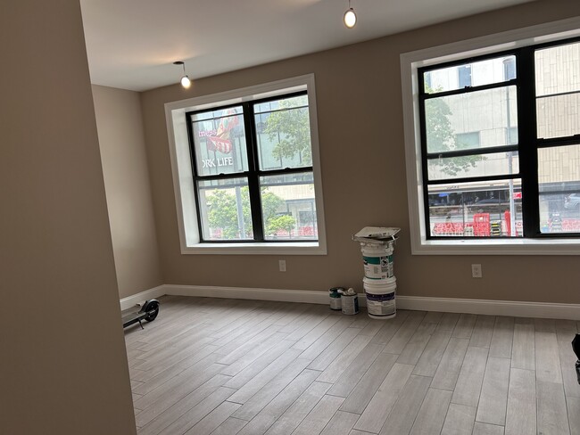 Building Photo - 1618 Kings Hwy Unit 2nd floor