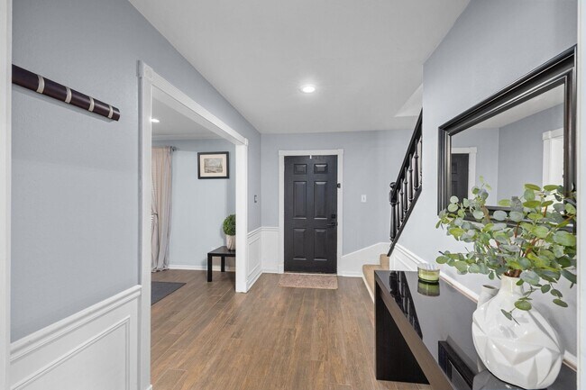 Photo - 827 Thicket Ln