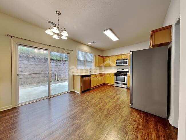 Photo - 349 Burdock Trce