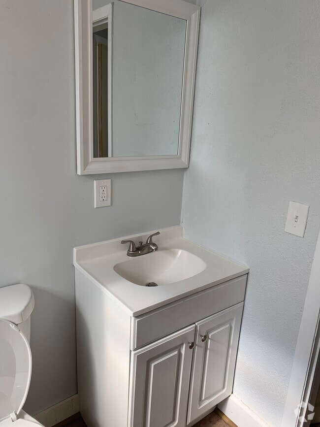 Building Photo - 1006 W 25th St Unit 3 Rental