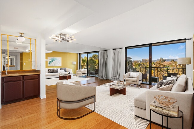 Building Photo - 10535 Wilshire Blvd Unit 904