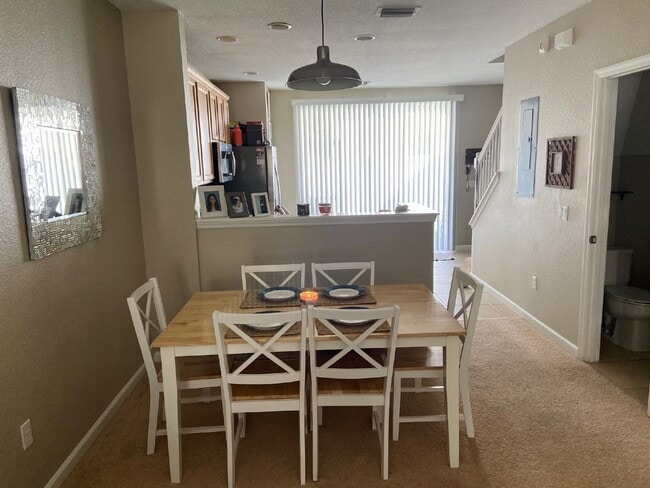 Photo - Beautiful 2 Bd 2 1/2 bath Corner unit in W...