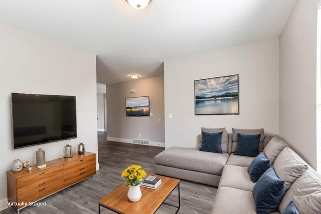 Photo - 1913 N 170 W
