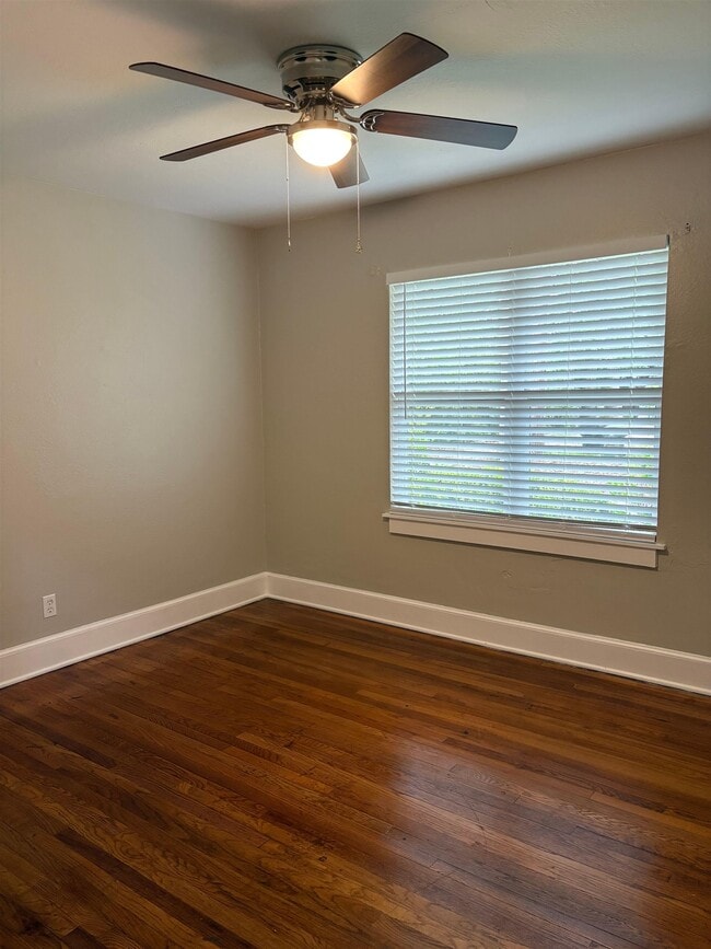 Photo - 1130 Cherry Laurel St