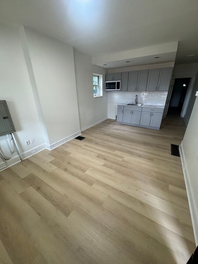 328 Marks Ave Unit 1