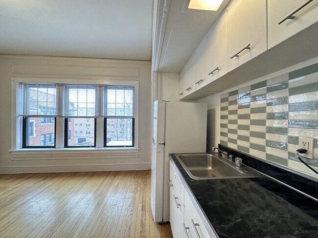 Photo - 1312 Oak Ave Unit N4