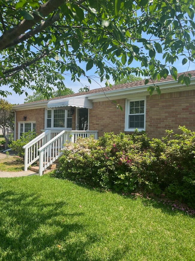 Solid ranch home - Solid ranch home