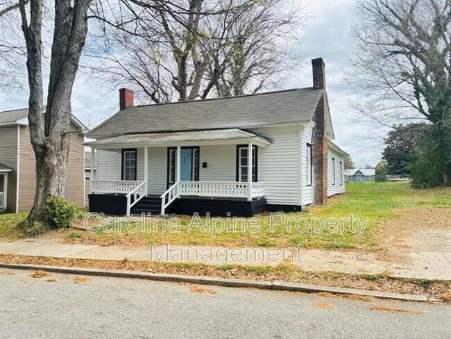 Building Photo - 721 S Church St