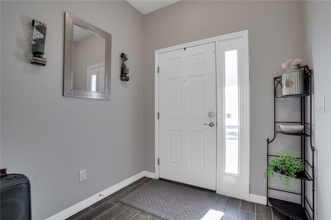 Photo - 2915 Grand Kemerton Pl