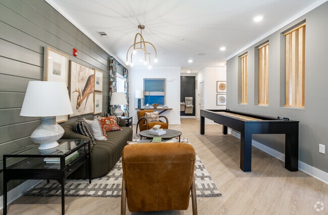 Clubhouse - Pointe River