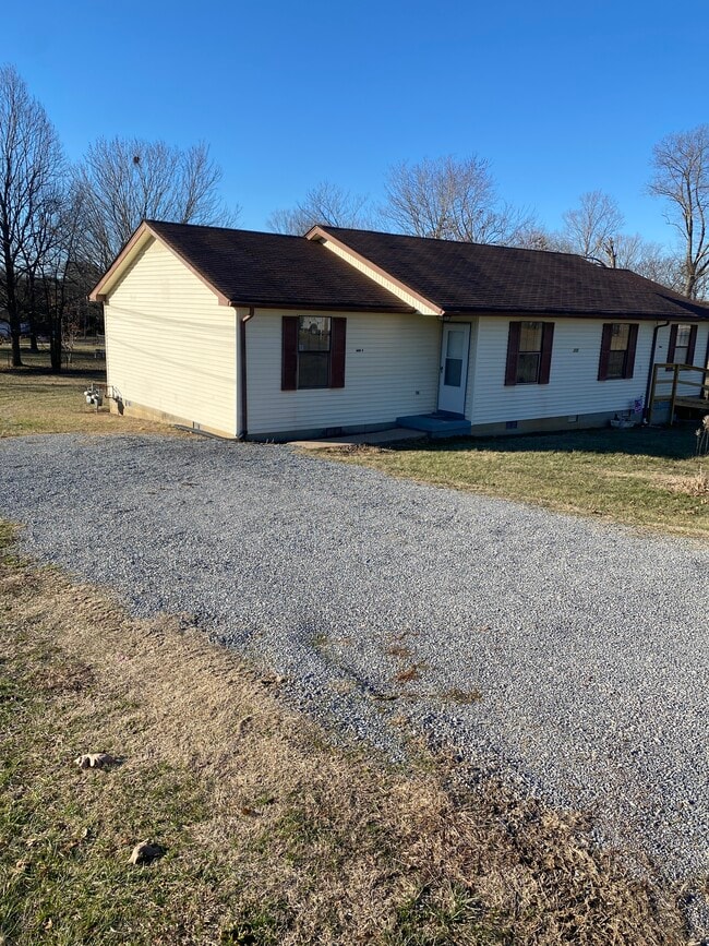 Front view 2 - 1205 Redden Ln Unit A
