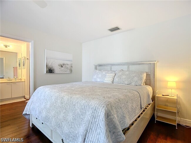 Building Photo - 2860 Citrus Lake Dr Unit R-202